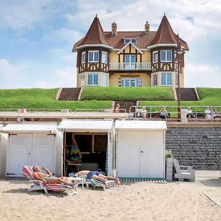 Luxurious Penthouse With Exclusive View Of The Dunes, Sea And Residential Area Apartment De Haan