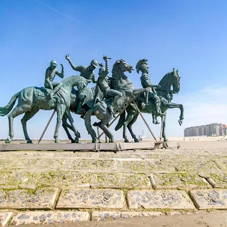 Penthouse In With Sea View شقة دي هان